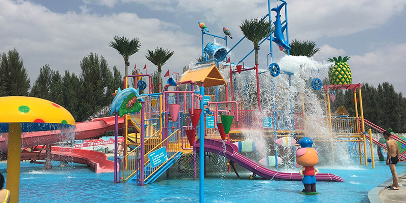Tháp phun nước Middle Splash dành cho công viên nước