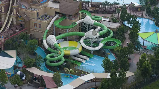 Đường trượt không gian dành cho công viên nước