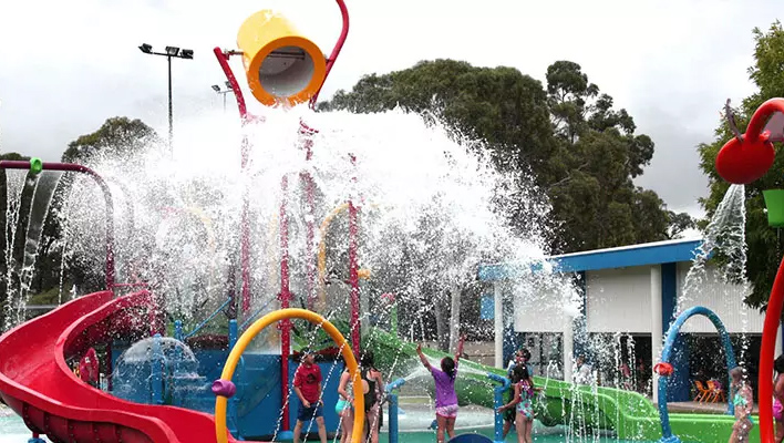 Tháp phun nước Middle Splash dành cho công viên nước