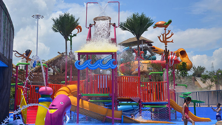 Tháp phun nước Middle Splash dành cho công viên nước